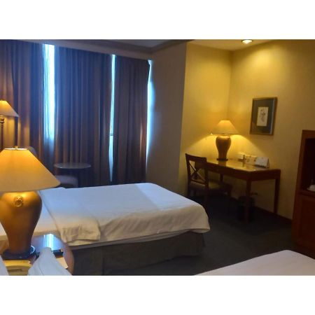 Capital O 914 Makati Palace Hotel ماكاتي المظهر الخارجي الصورة