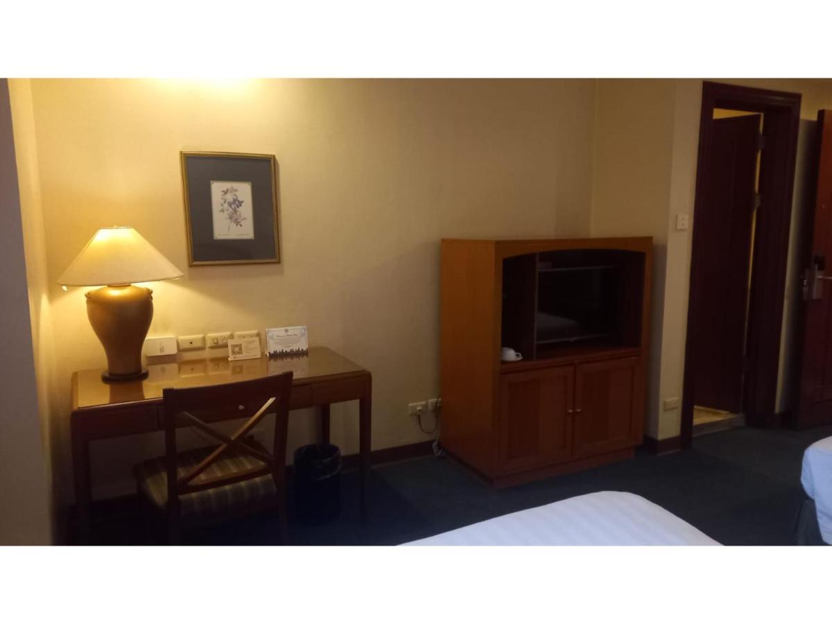 Capital O 914 Makati Palace Hotel ماكاتي المظهر الخارجي الصورة