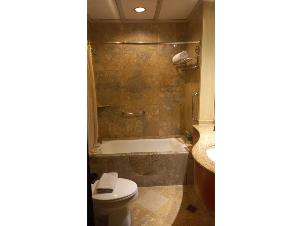 Capital O 914 Makati Palace Hotel ماكاتي المظهر الخارجي الصورة