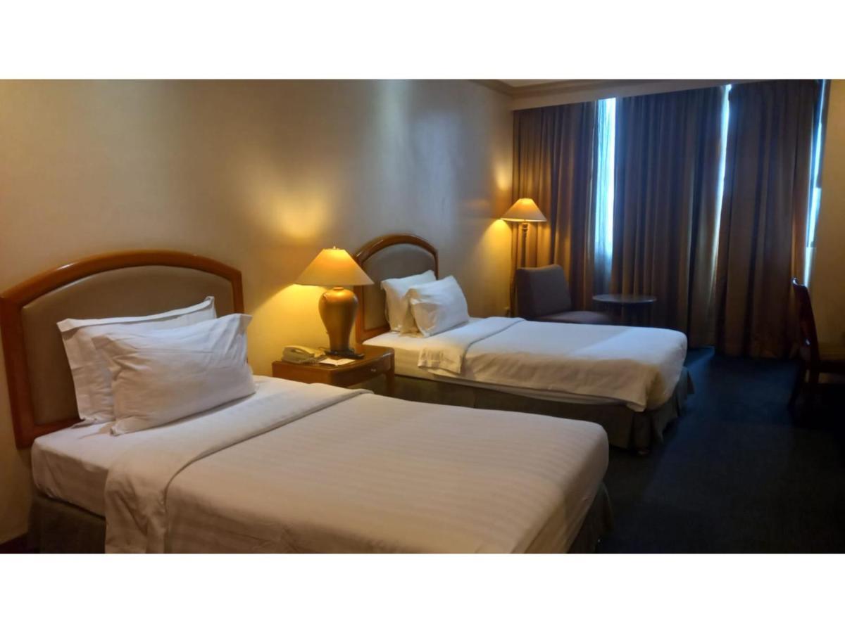 Capital O 914 Makati Palace Hotel ماكاتي المظهر الخارجي الصورة