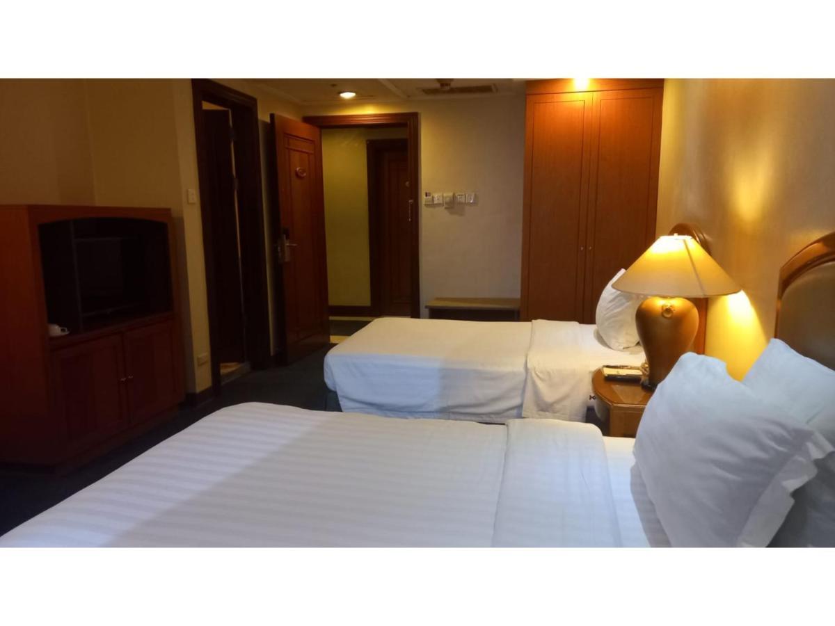 Capital O 914 Makati Palace Hotel ماكاتي المظهر الخارجي الصورة