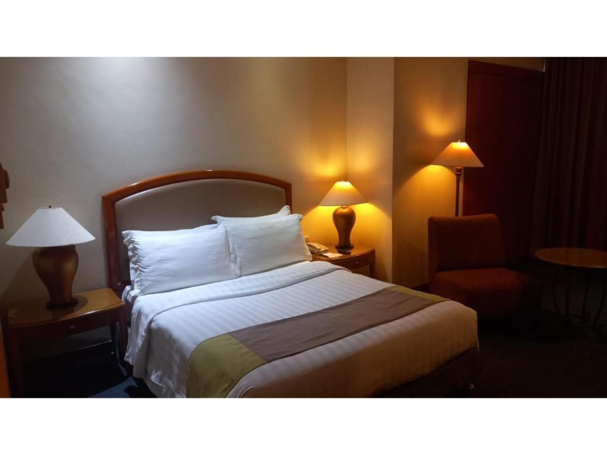 Capital O 914 Makati Palace Hotel ماكاتي المظهر الخارجي الصورة